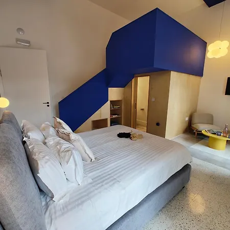 Alba Hotel 2*