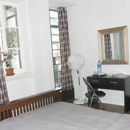 Hotell Alba 2*