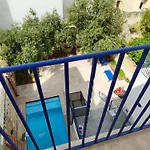 Alba Hotel 2*