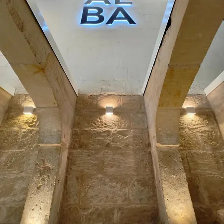 Alba Hotel 2*